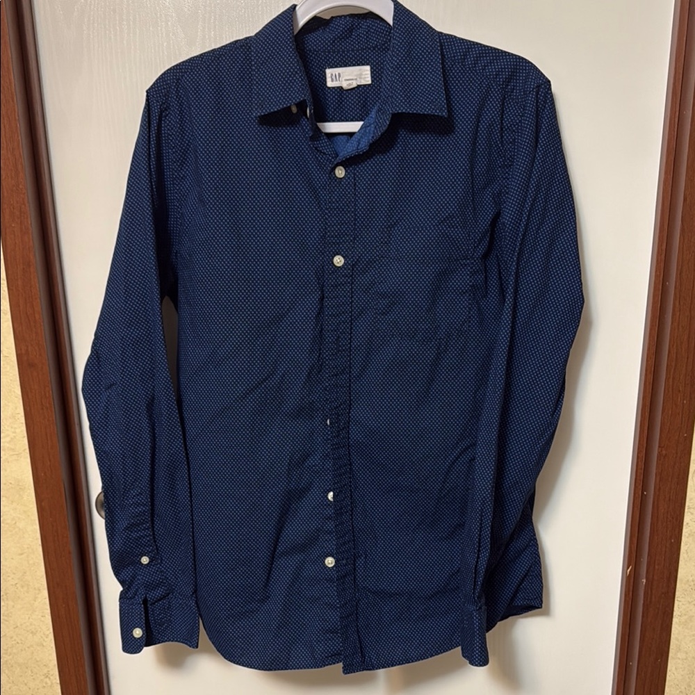 Gap Men's Blue Button-Up Shirt Standard Fit Size S